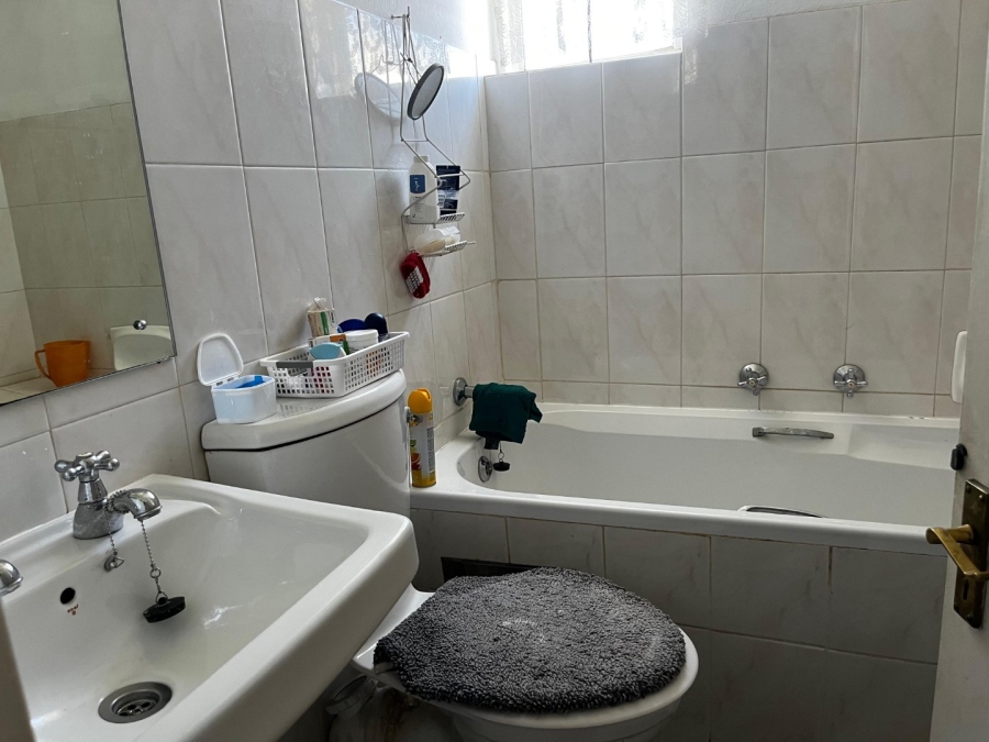 2 Bedroom Property for Sale in Caribbean Beach Club North West